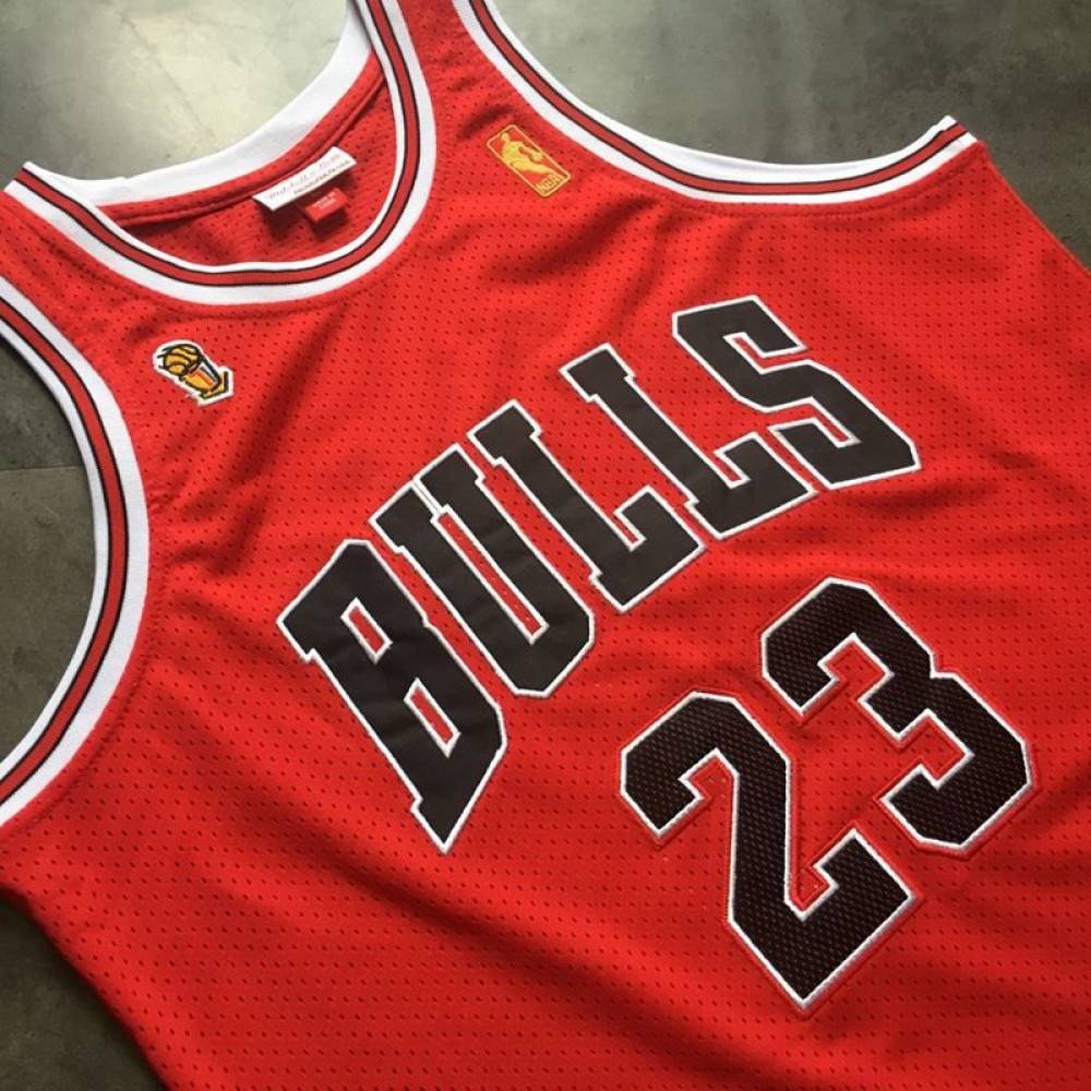 Men's Chicago Bulls Michael Jordan #23 Throwback Red 1996-97 Hardwood Classics Player Jersey-Pro Kit Vault | Brand New 26/27 Sports Jerseys